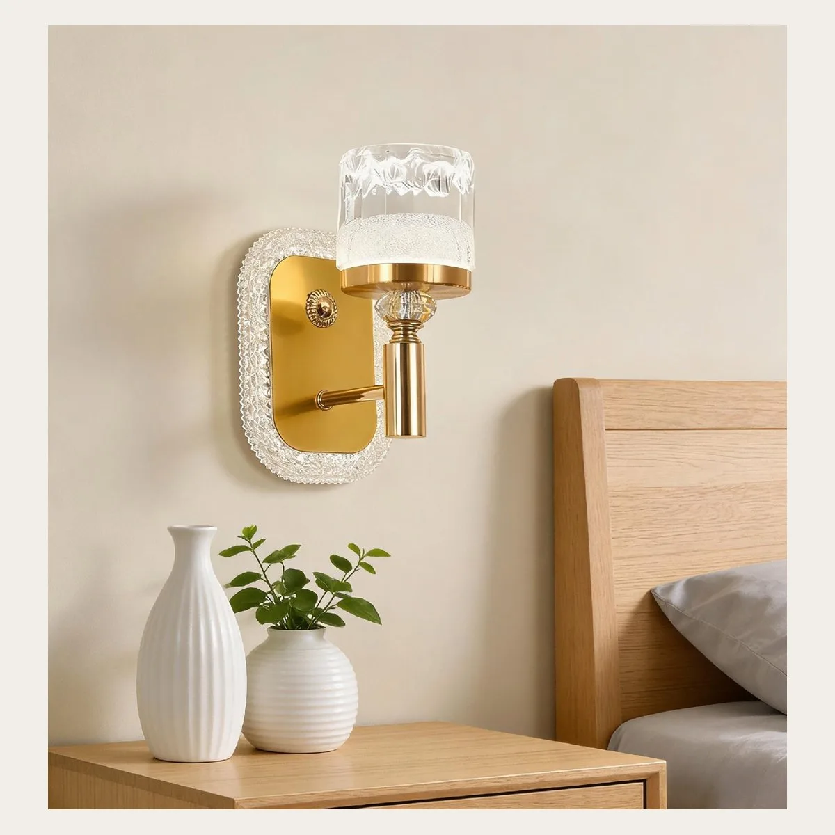 SinWay sinway-alu-pendant-004 &middot; Aluminum & Acrylic Wall Lamp